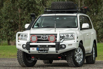 Передняя защита Summit для Toyota Land Cruiser 200 2015+ (LED поворотники и габариты) ARB 3415220 - Фото 2