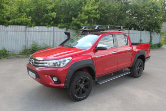 Выдвижные электрические пороги Toyota Hilux double cab 15+ с логотипом